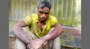 ভূঞাপুরে অটো-ভ্যান চোর ধরে গণধোলাই