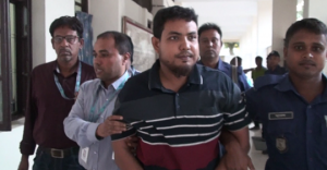 দুদকের অভিযানে ঘুষের টাকাসহ রাজস্ব কর্মকর্তা গ্রেফতার